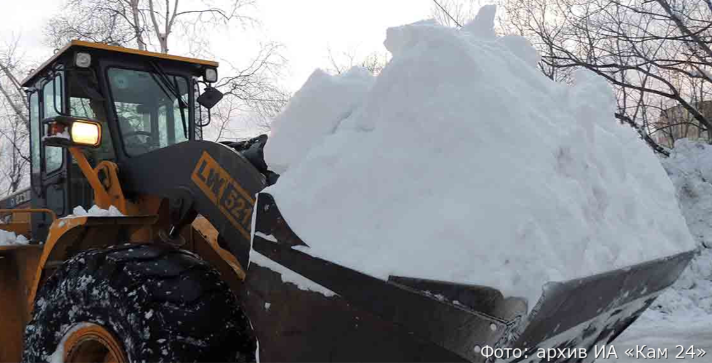 Камчатские коммунальщики зарабатывают на снеге, которого нет